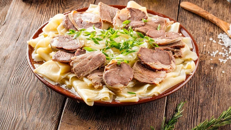 Thưởng Thức Văn Hóa và Ẩm Thực